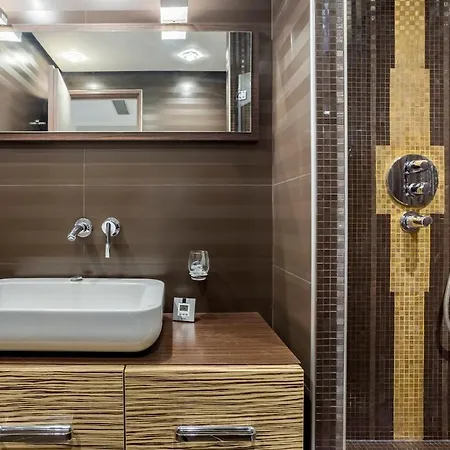 Trocadéro, Eiffel Tower, Luxury For 8p