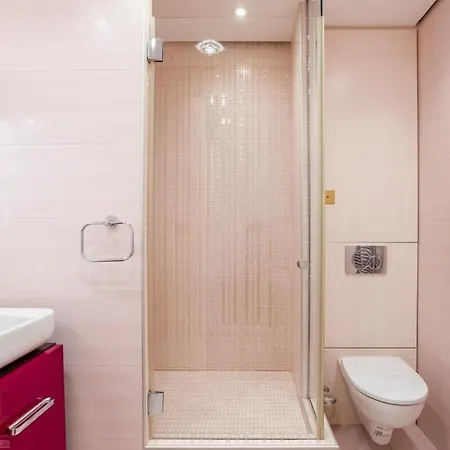 Trocadéro, Eiffel Tower, Luxury For 8p