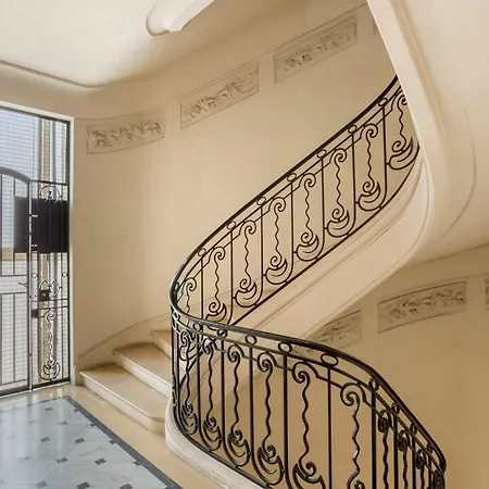 Trocadéro, Eiffel Tower, Luxury For 8p