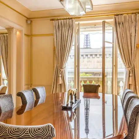 Trocadéro, Eiffel Tower, Luxury For 8p