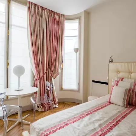 W Trocadero, Eiffel Tower, Luxury For 8p