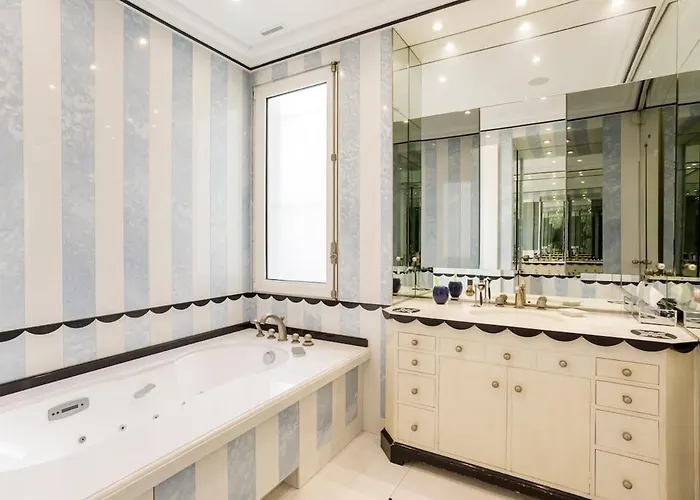 Trocadéro, Eiffel Tower, Luxury For 8p * Paris