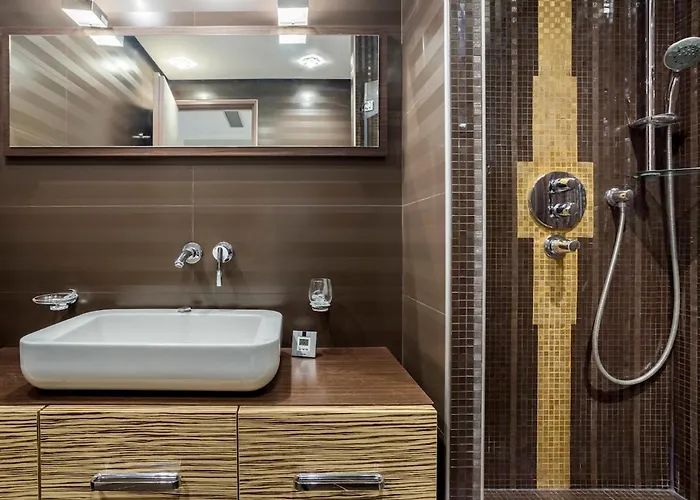 Trocadéro, Eiffel Tower, Luxury For 8p