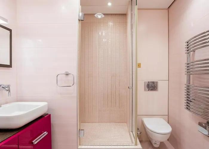 Trocadéro, Eiffel Tower, Luxury For 8p