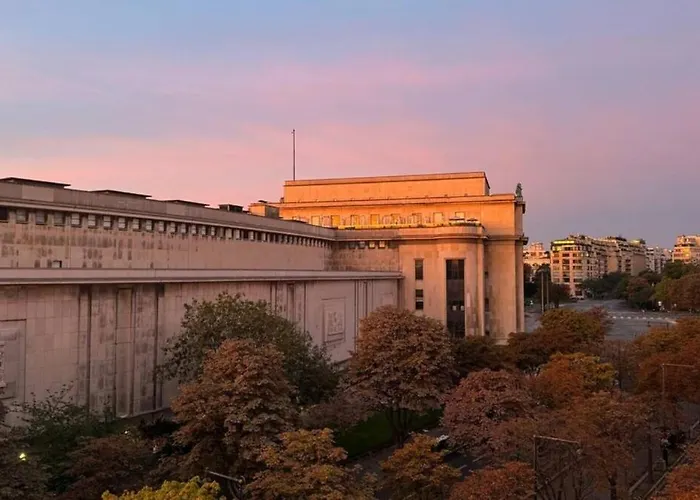 Trocadéro, Eiffel Tower, Luxury For 8p