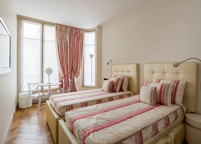 Trocadéro, Eiffel Tower, Luxury For 8p Paris