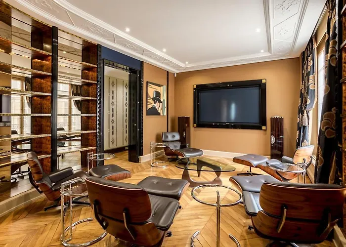 Trocadéro, Eiffel Tower, Luxury For 8p