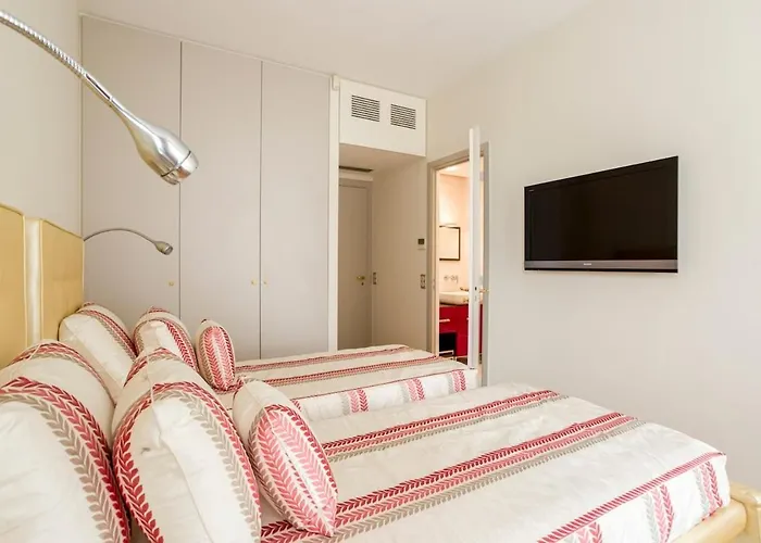 W Trocadero, Eiffel Tower, Luxury For 8p Апартаменты *