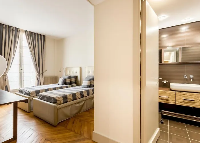 W Trocadero, Eiffel Tower, Luxury For 8p Апартаменты Париж